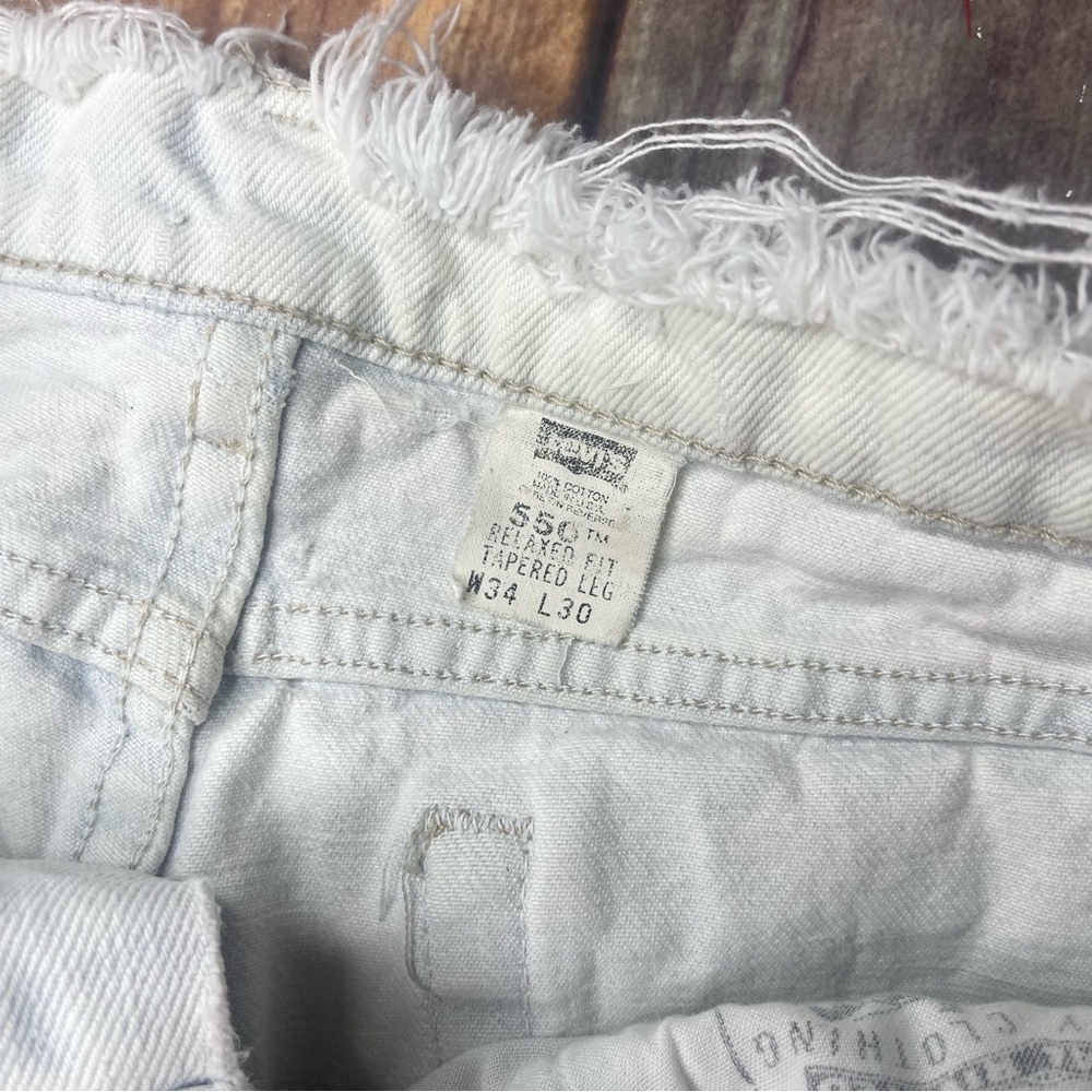 Levi's Vintage White Jean Shorts Frayed Hem Cut-Off Style - Picture 6 of 7